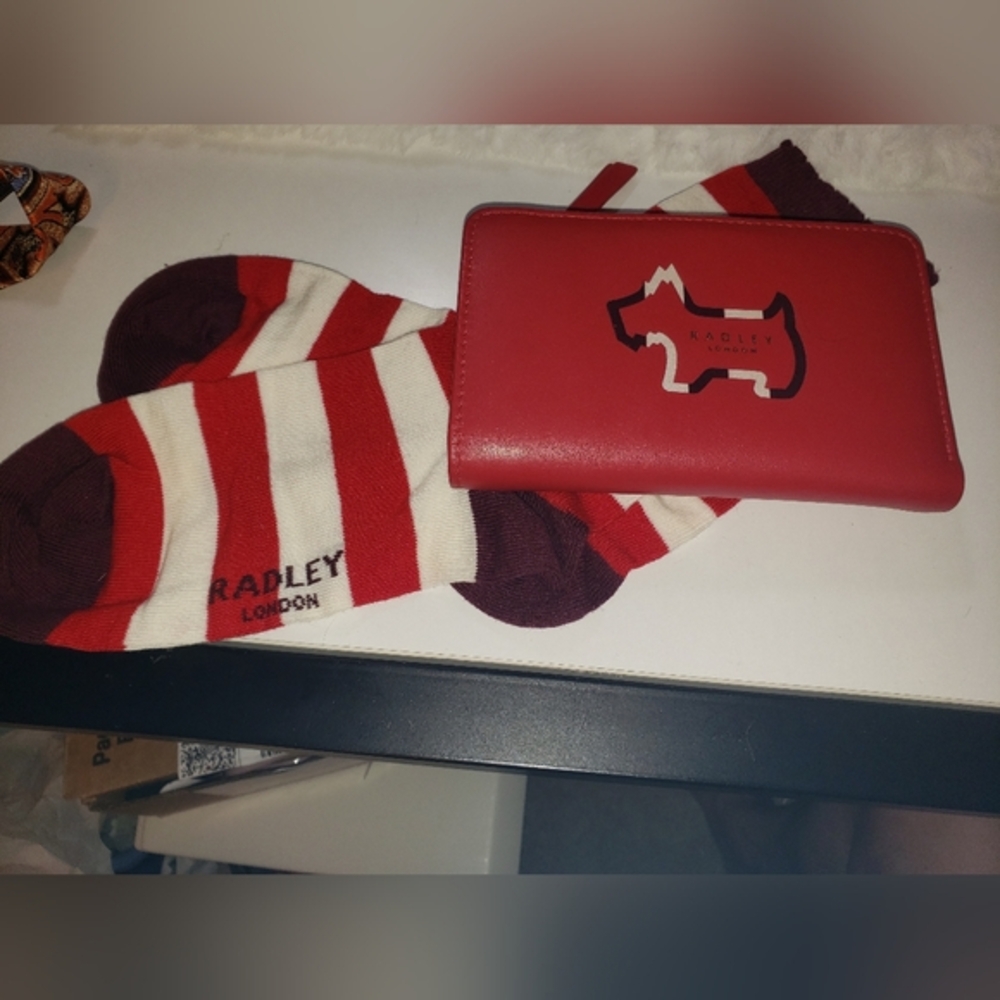 Radley London Wallet and Matching Socks no Box